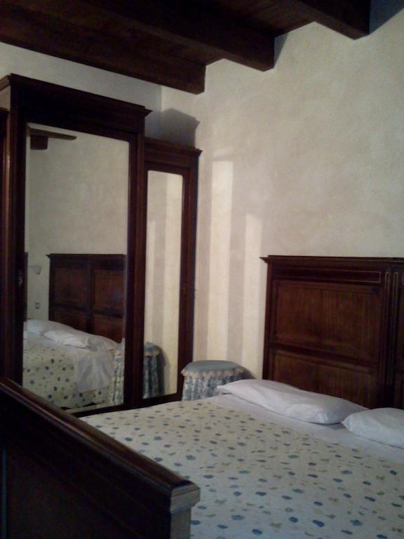 Agriturismo Cascina Gilli Villa Spino d'Adda Habitación foto